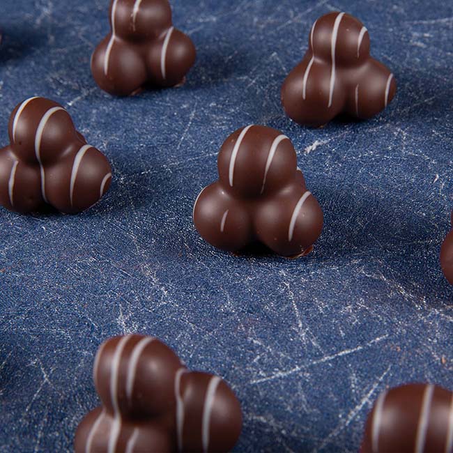 52% Dark Four Brothers Tray (48pcs)