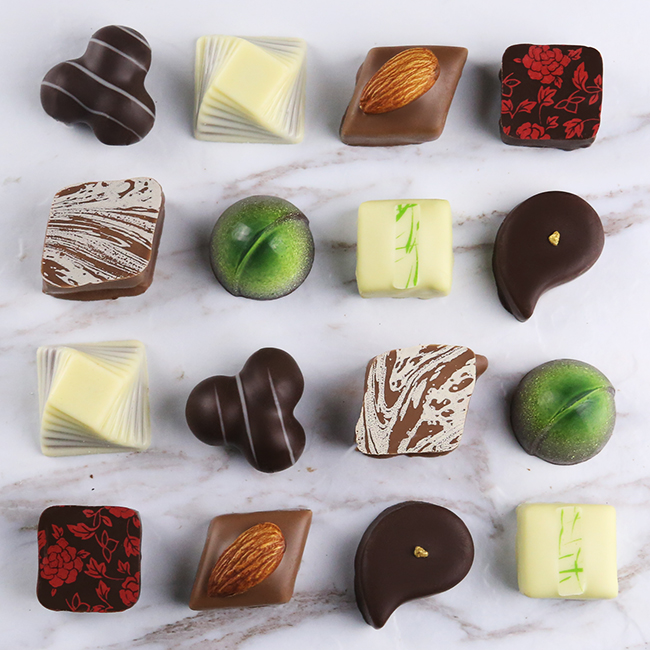 Splendid Assorted Praline Tray (48pcs)