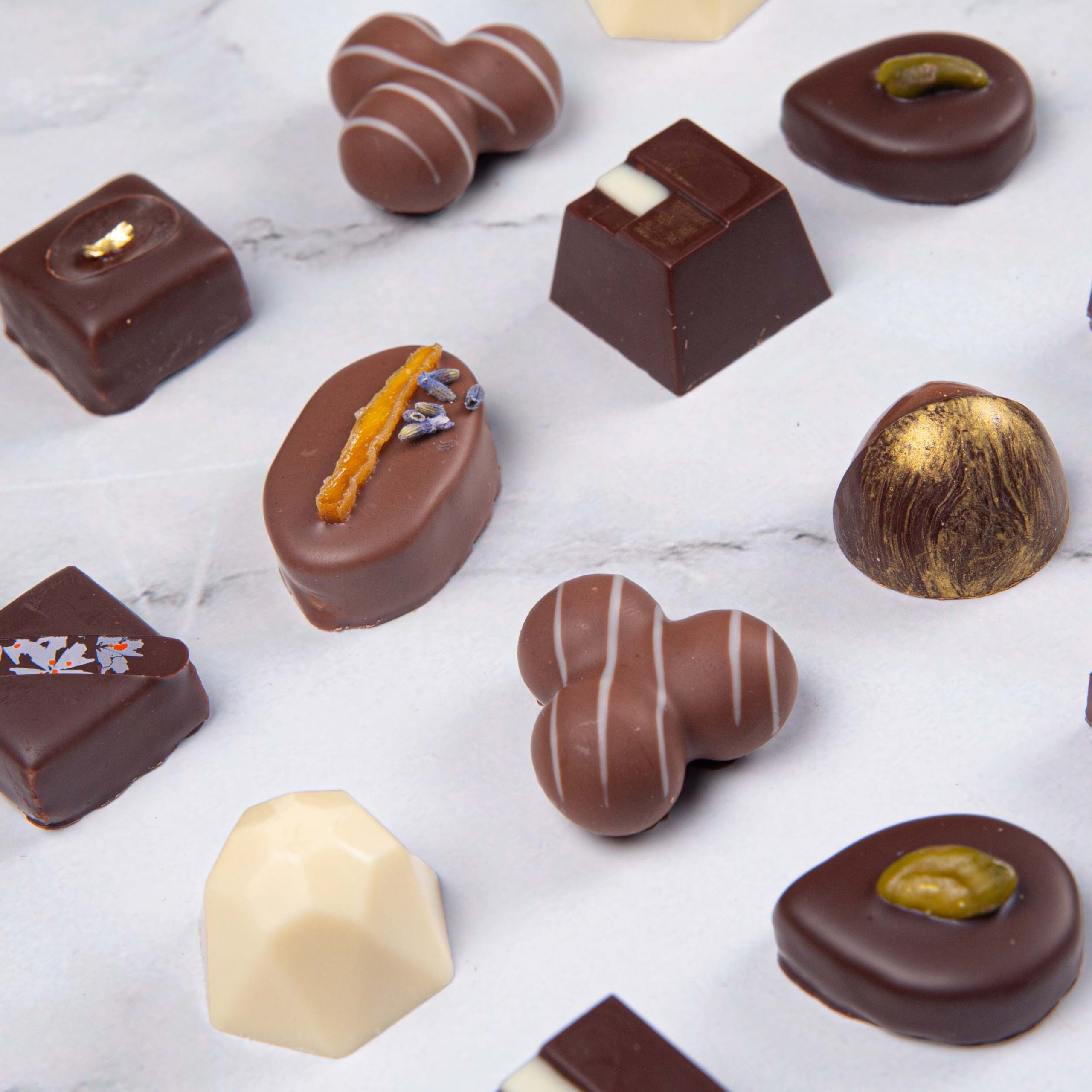 Small Graceful Assorted Praline Tray (24pcs)